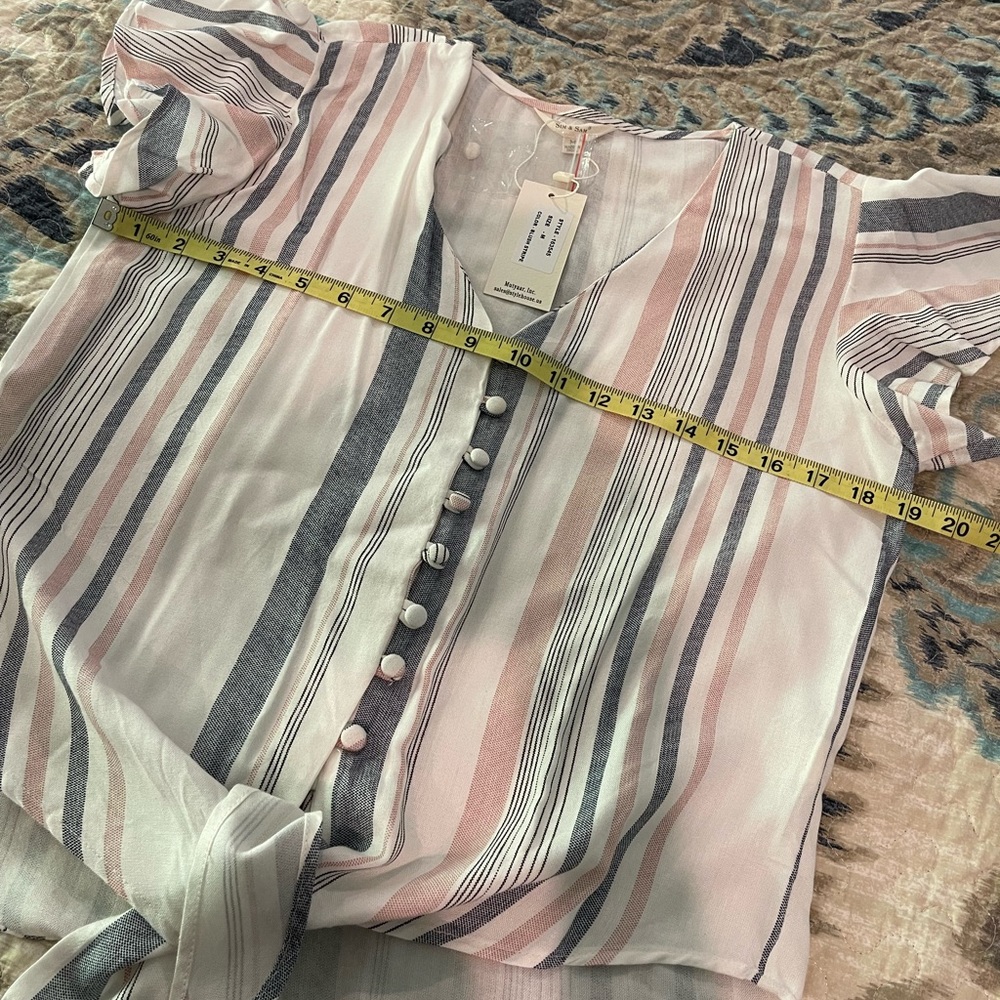 Sim & Sam button down top - Picture 2 of 6